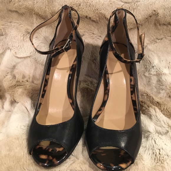 Ann Taylor Black Tortoise Ankle Strap Pumps 7.5 Make a BUNDLE and make an offer! - Picture 5 of 8